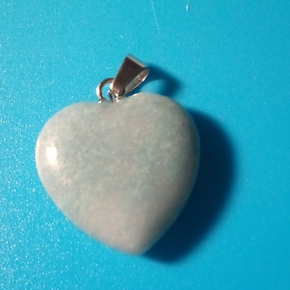 💝2/$20💝 NIP - Purple Agate Heart Shape Stone Pendant Necklace - Picture 5 of 6